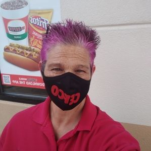 Meet your Posher, Crystal